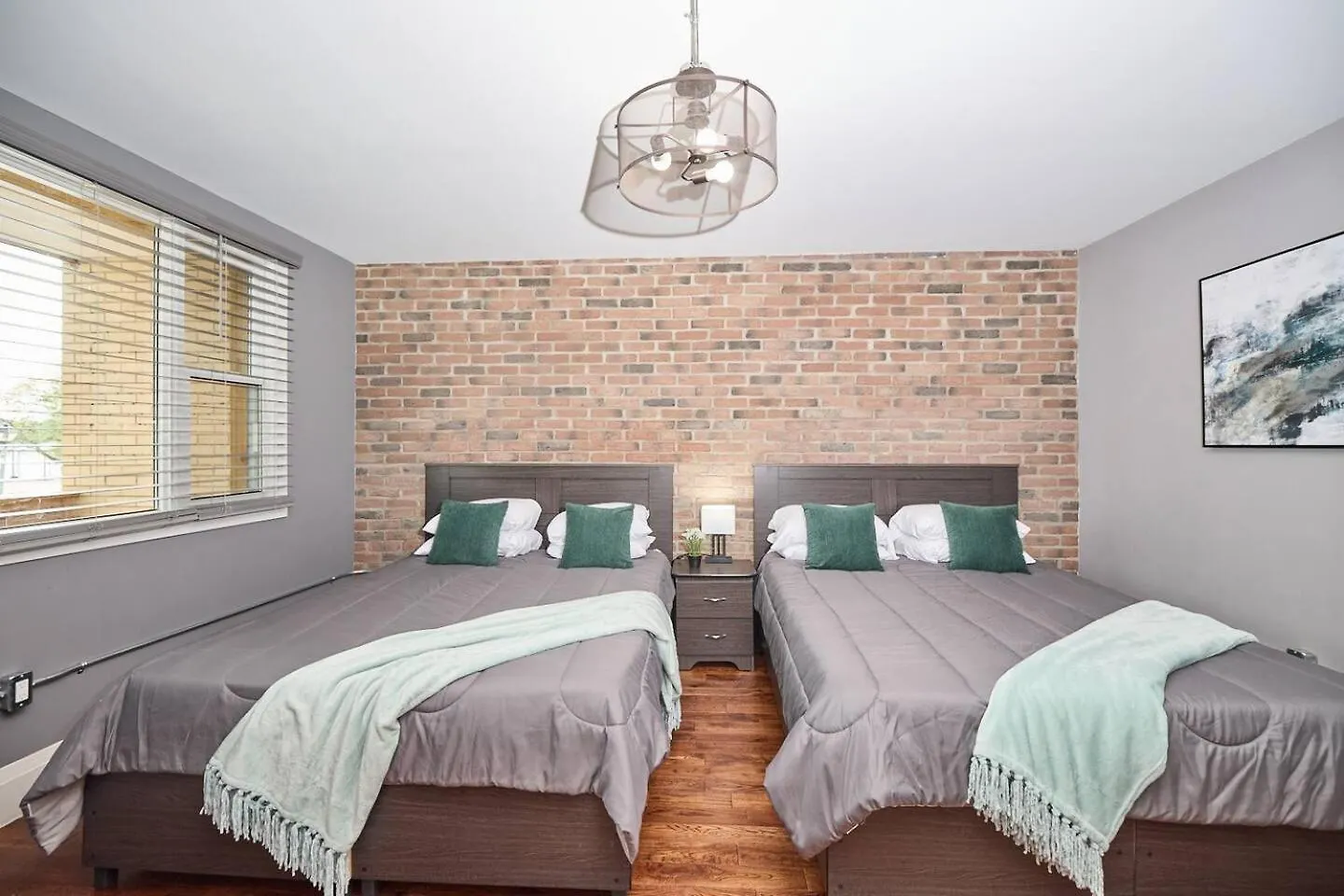 Apartment Stylish Escape By The Falls 6-8 Niagara Falls Canada